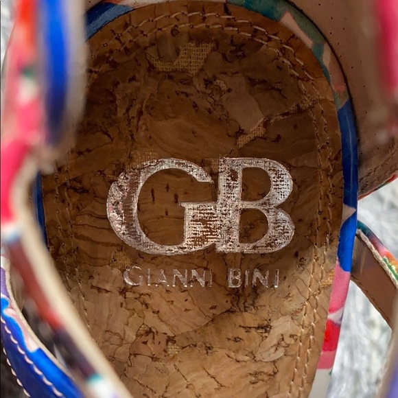 GIANNI BINI FLORAL PLATFORM HEEL/SANDAL - Picture 4 of 4